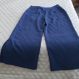 H by Halston culottes; wide leg pants; size 4